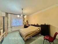 PH2198 - Pécs, Auróra utca