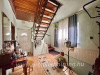 PH2198 - Pécs, Auróra utca