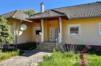 PH2224 - Kozármisleny, Kamilla utca