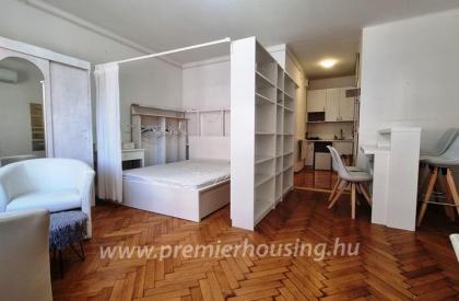 PH2153 - Pécs, Papnövelde utca