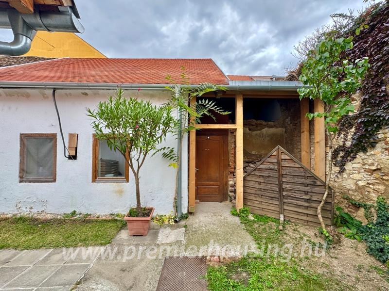 PH2190 - Pécs, Ferencesek utcája 