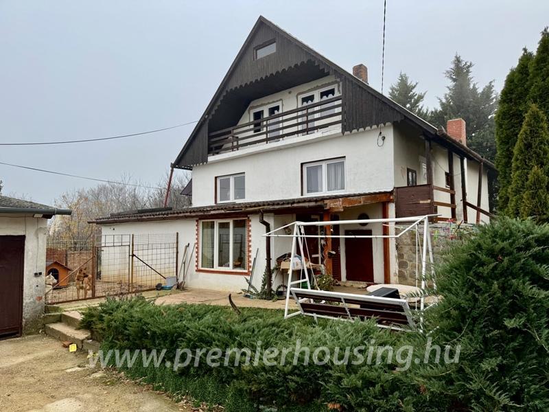 PH2198 - Pécs, Auróra utca